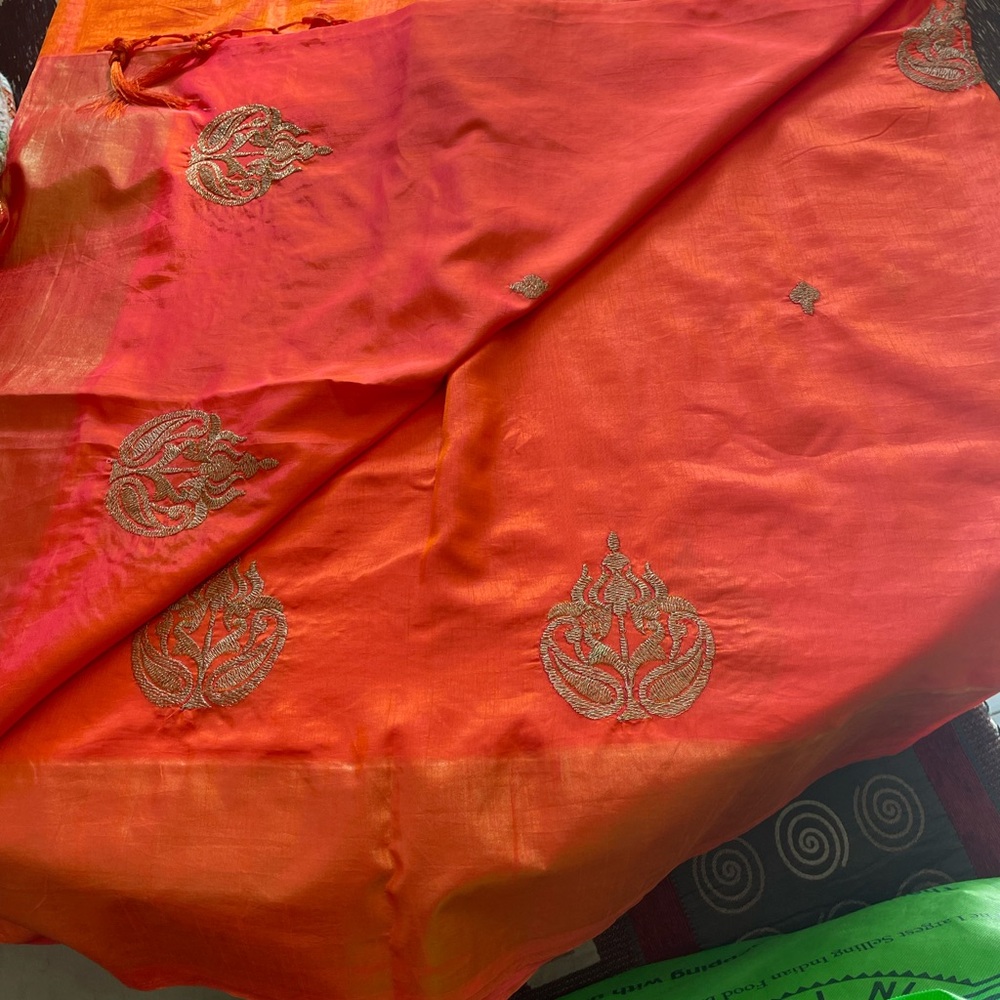 Orange Saree - Picture 2 of 4